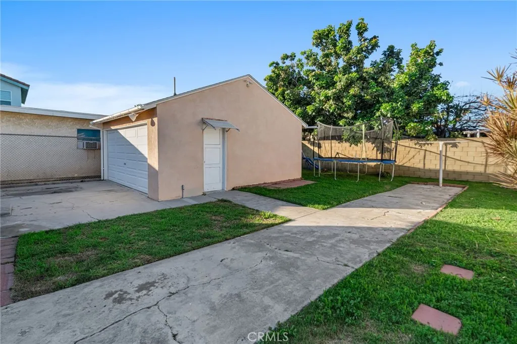 12233 Academy, Artesia, California 90701 home-pic-35
