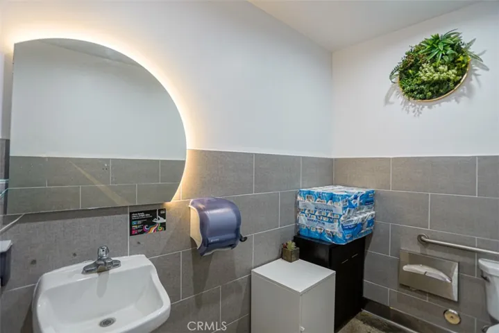 1 restroom