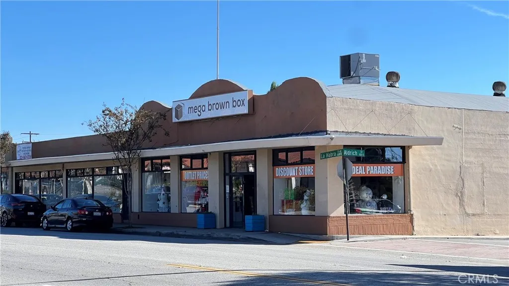300 E La Habra Blvd