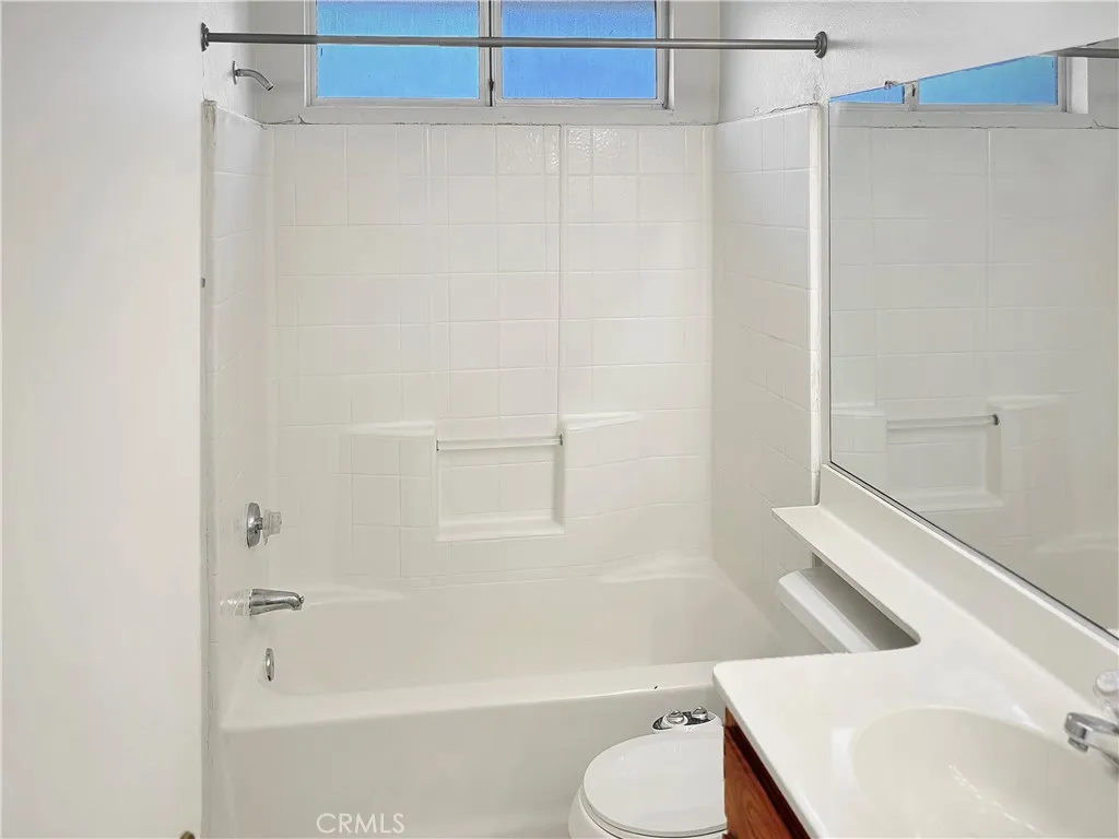 1816 Stratford, Lancaster, California 93534 home-pic-13