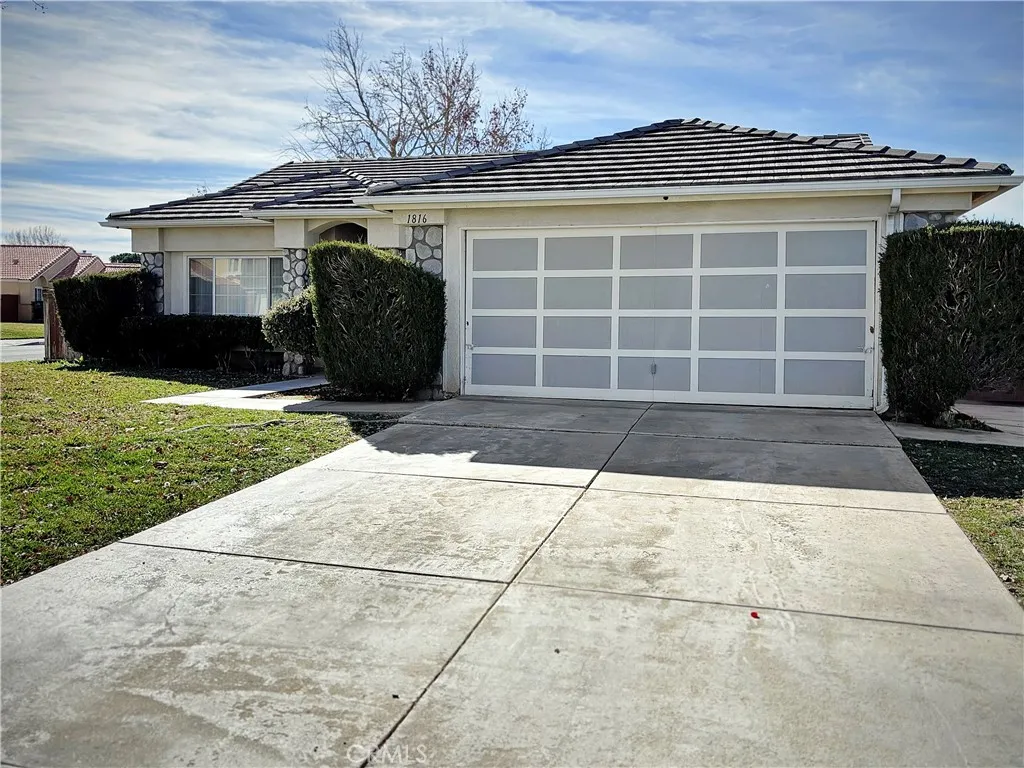 1816 Stratford, Lancaster, California 93534 home-pic-2