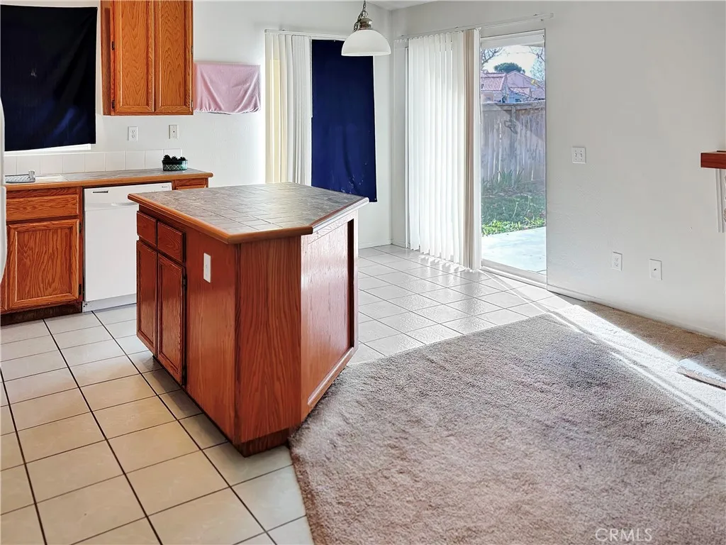1816 Stratford, Lancaster, California 93534 home-pic-7