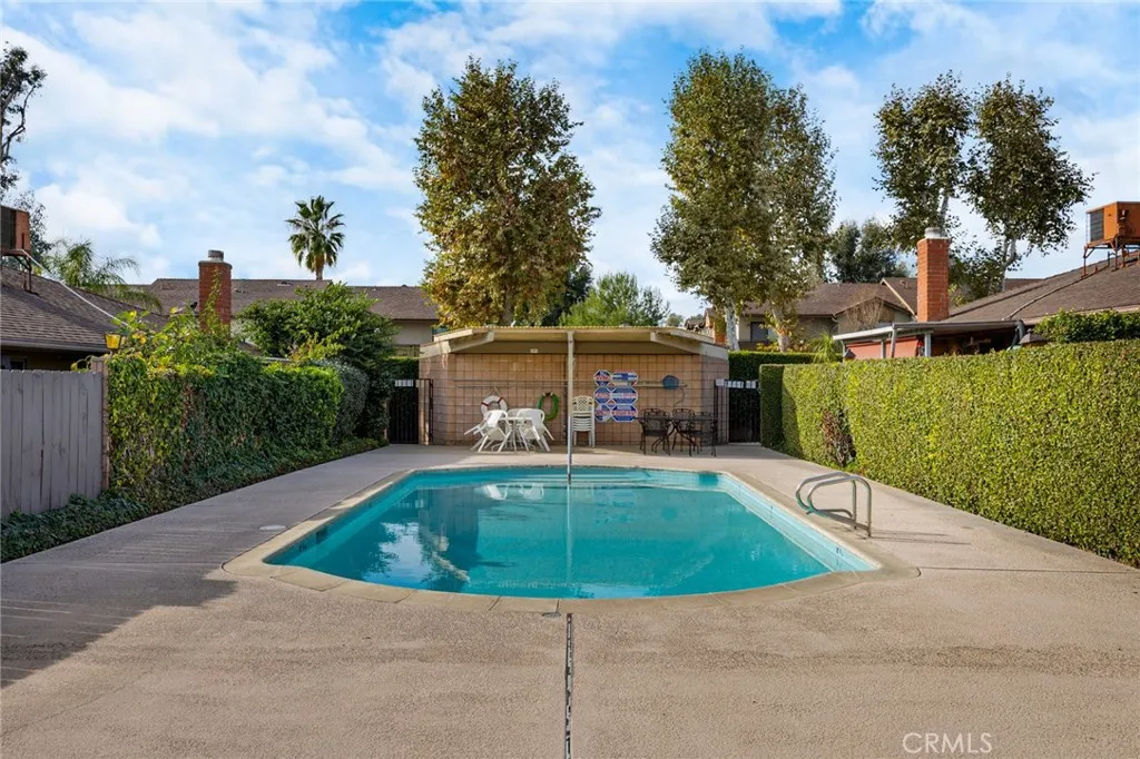 180 E Parkdale, San Bernardino, California 92404 home-pic-4