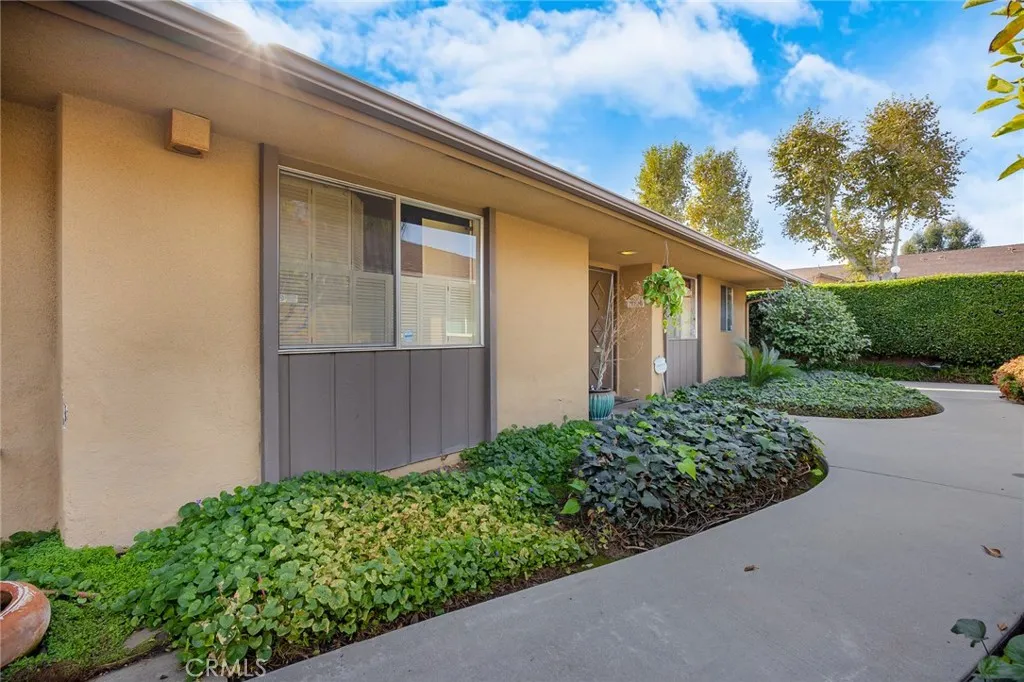 180 E Parkdale, San Bernardino, California 92404 home-pic-2