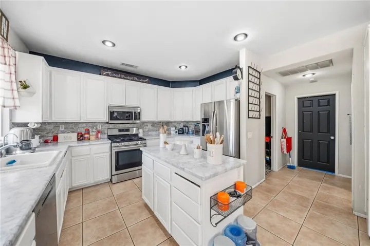 38397 Birch Hill Court, Murrieta, California 92563