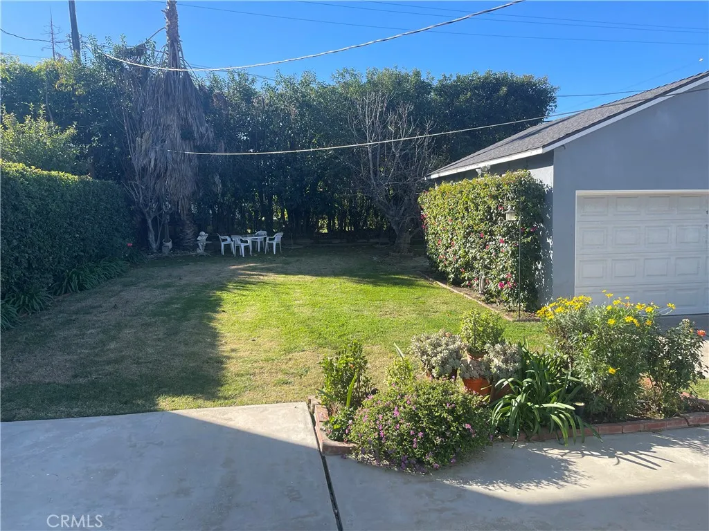 18048 Valley Vista Boulevard, Encino, California 91316 home-pic-12