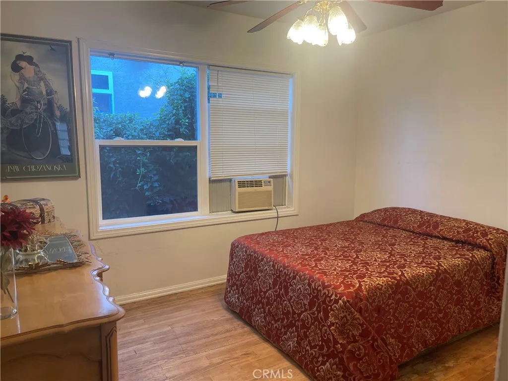 18048 Valley Vista Boulevard, Encino, California 91316 home-pic-7