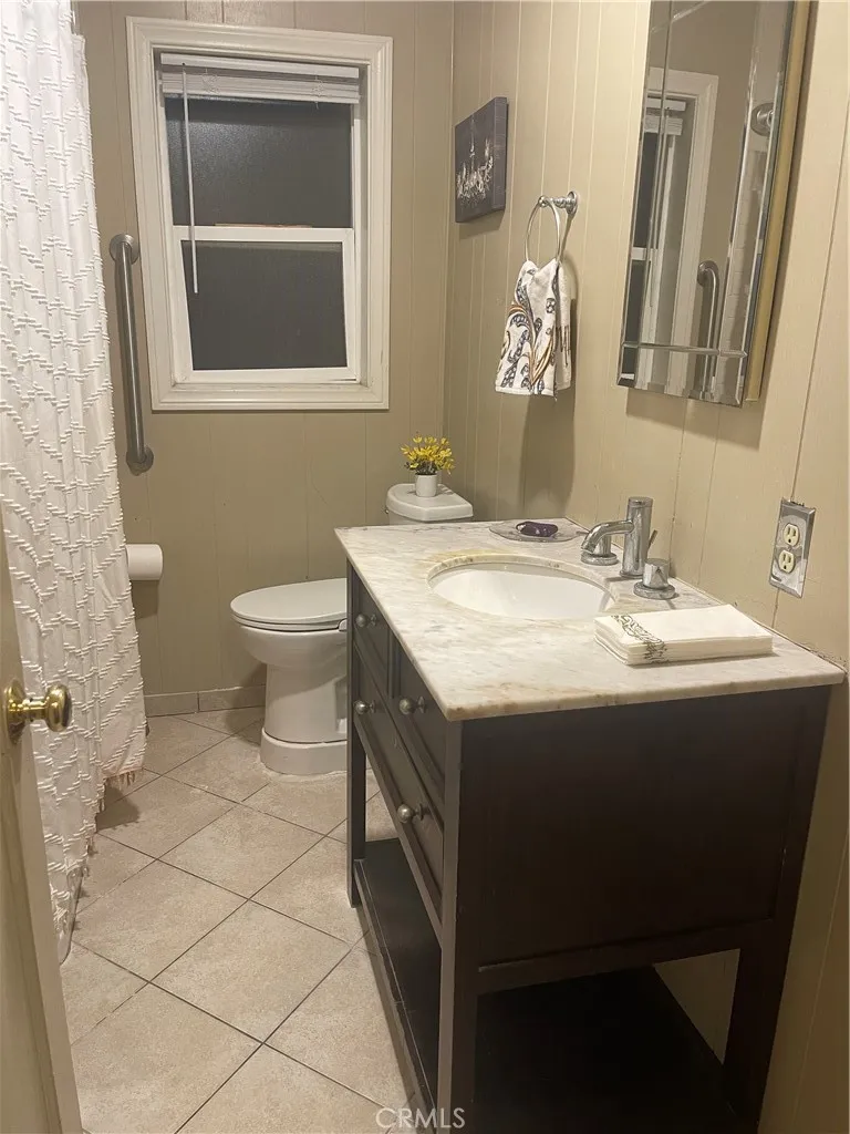 18048 Valley Vista Boulevard, Encino, California 91316 home-pic-11