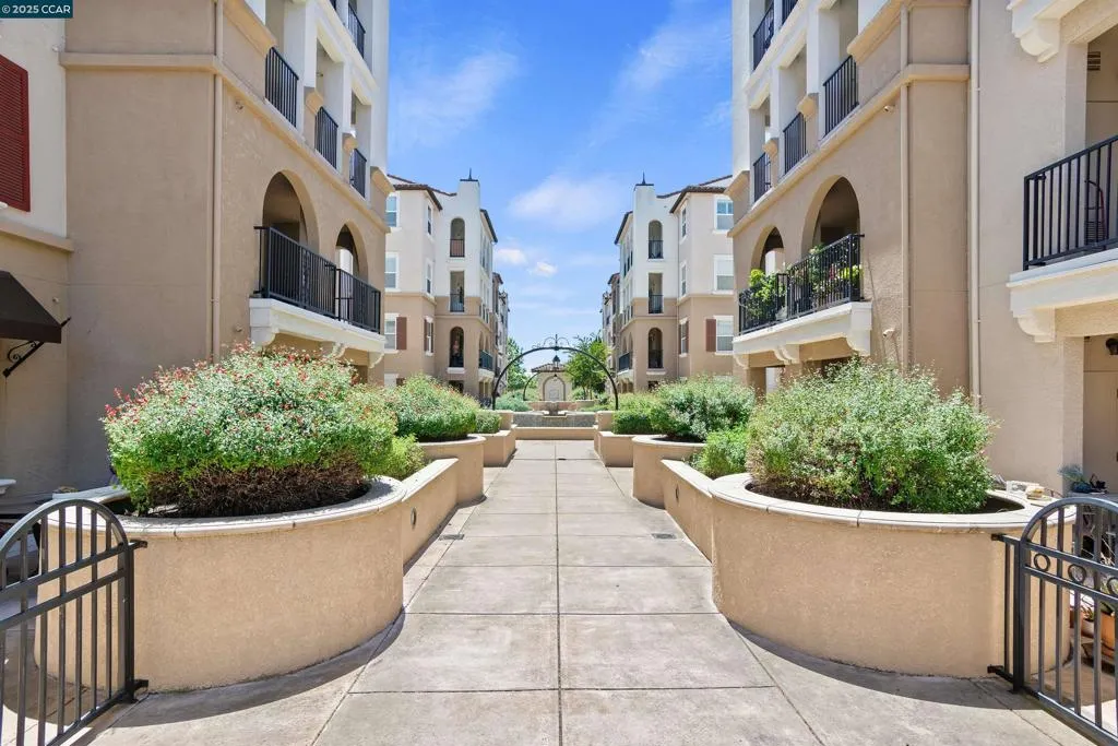 3240 Maguire Way 401, Dublin, California 94568 home-pic-35