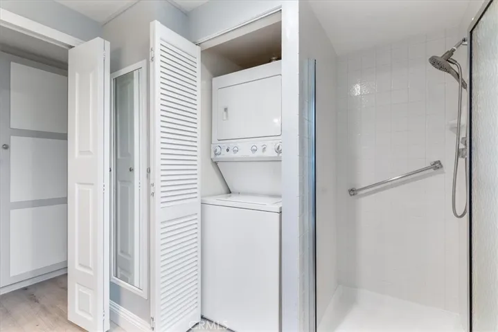 Washer/Dryer in master bathroom
