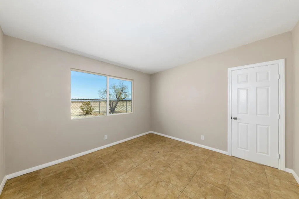84417 Amboy Road, 29 Palms, California 92277 home-pic-9