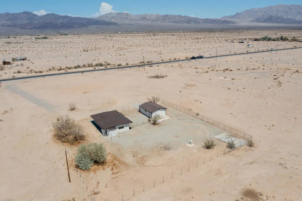 84417 Amboy Road, 29 Palms, California 92277 home-pic-22