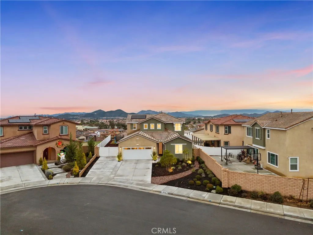 30646 Canary Palm Circle, Menifee, California 92584 home-pic-56