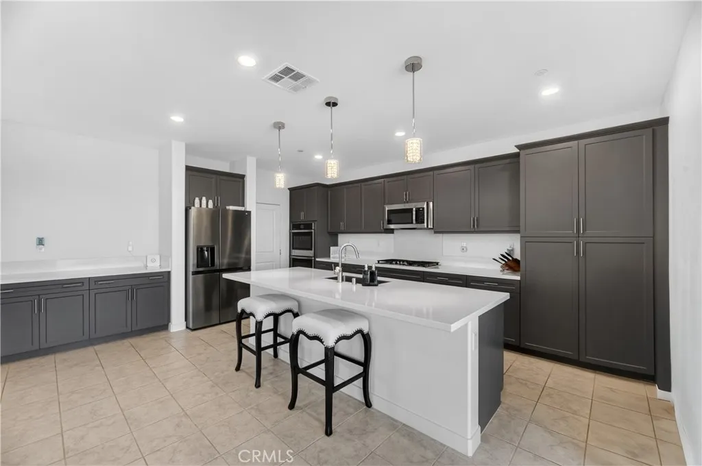 30646 Canary Palm Circle, Menifee, California 92584 home-pic-25