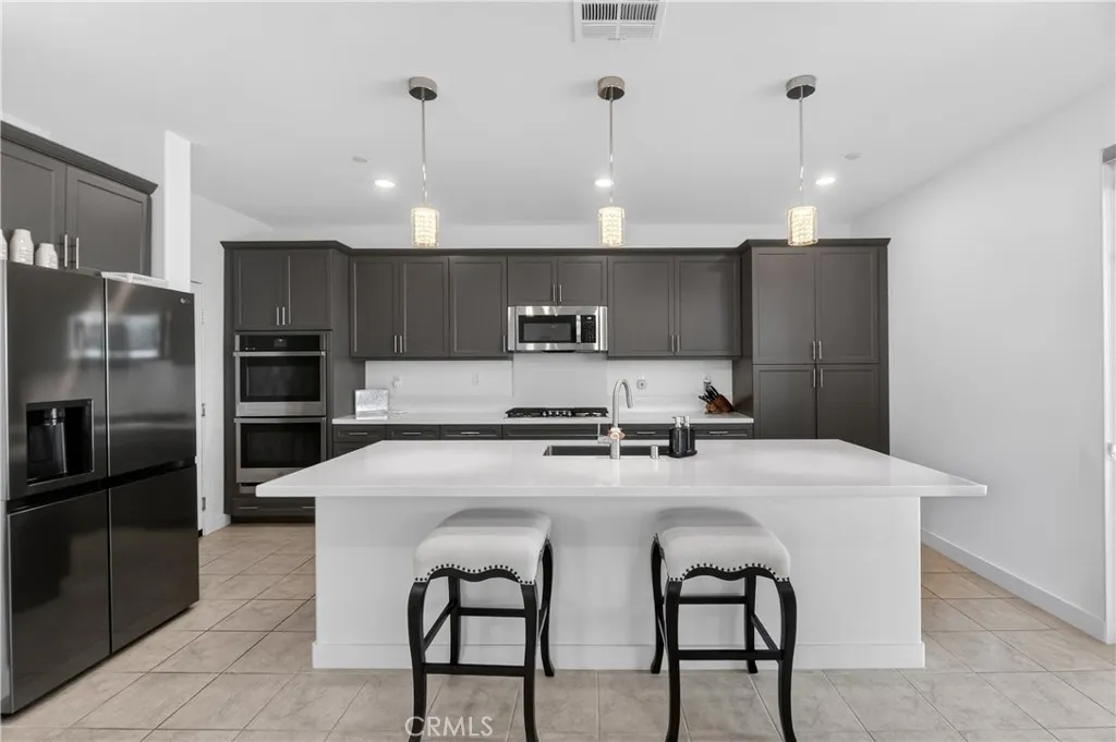 30646 Canary Palm Circle, Menifee, California 92584 home-pic-24