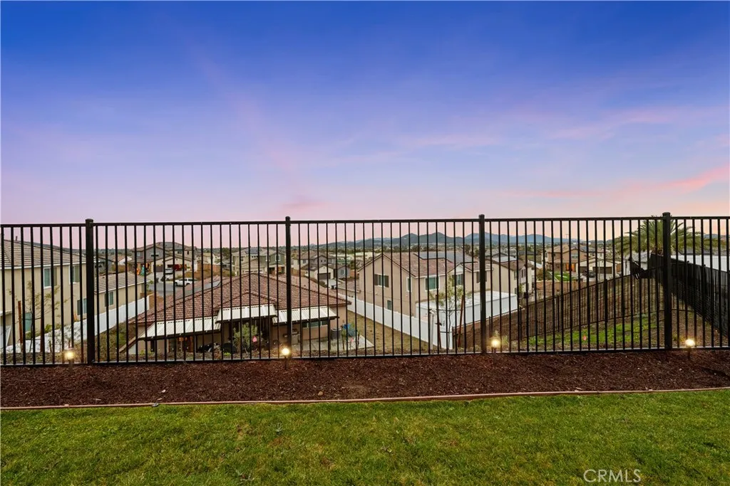 30646 Canary Palm Circle, Menifee, California 92584 home-pic-12