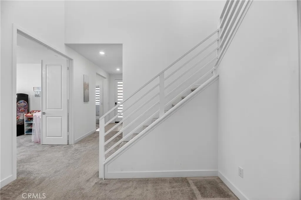30646 Canary Palm Circle, Menifee, California 92584 home-pic-15