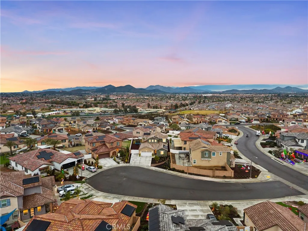 30646 Canary Palm Circle, Menifee, California 92584 home-pic-57
