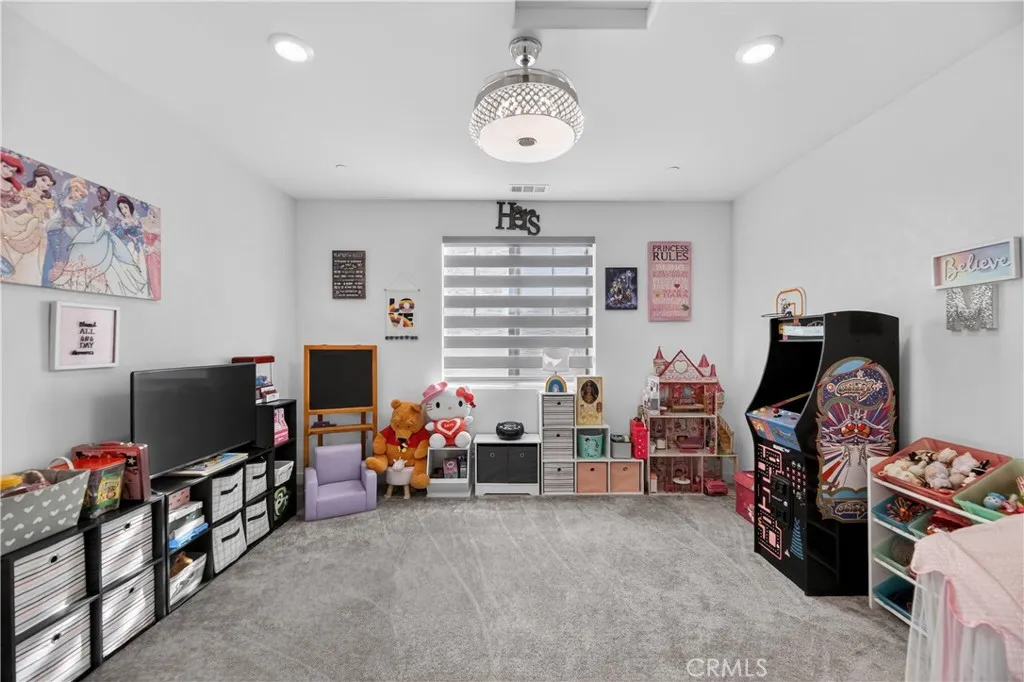 30646 Canary Palm Circle, Menifee, California 92584 home-pic-35