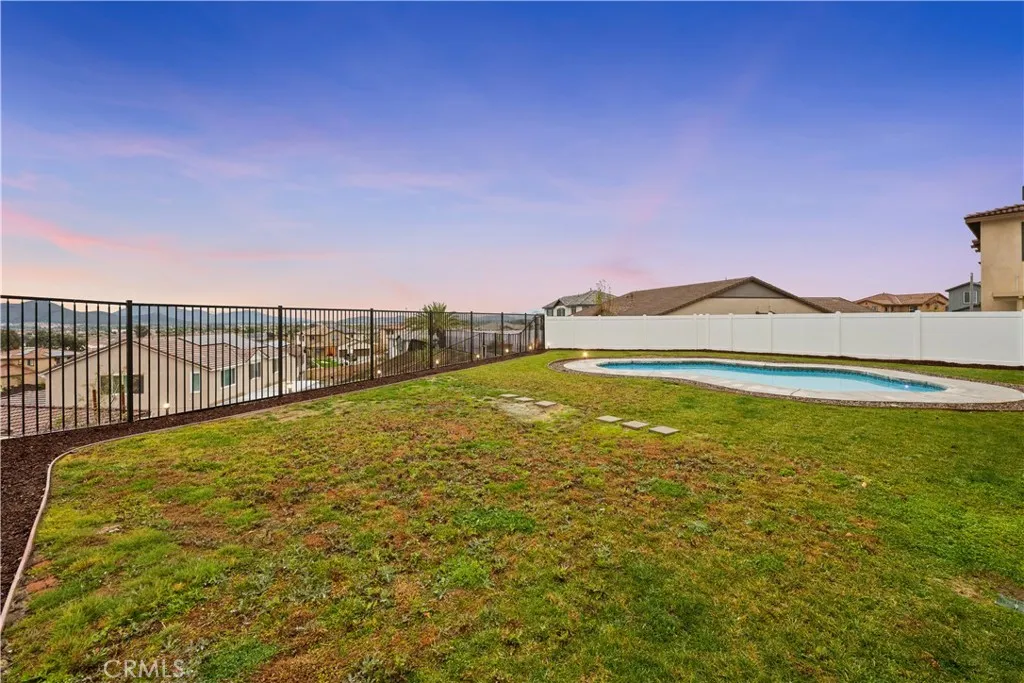 30646 Canary Palm Circle, Menifee, California 92584 home-pic-9