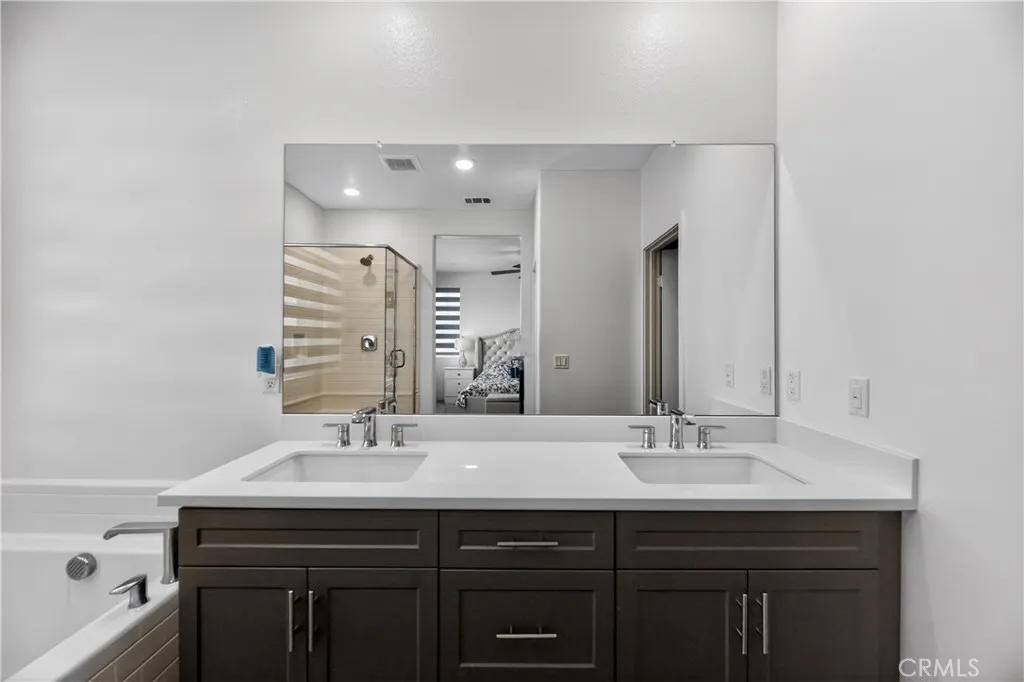 30646 Canary Palm Circle, Menifee, California 92584 home-pic-51