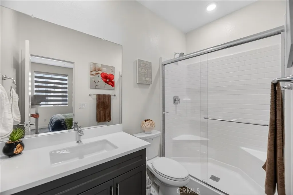 30646 Canary Palm Circle, Menifee, California 92584 home-pic-38