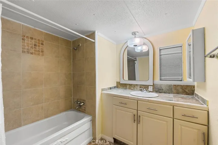 3300 15th W, Rosamond, California 93560