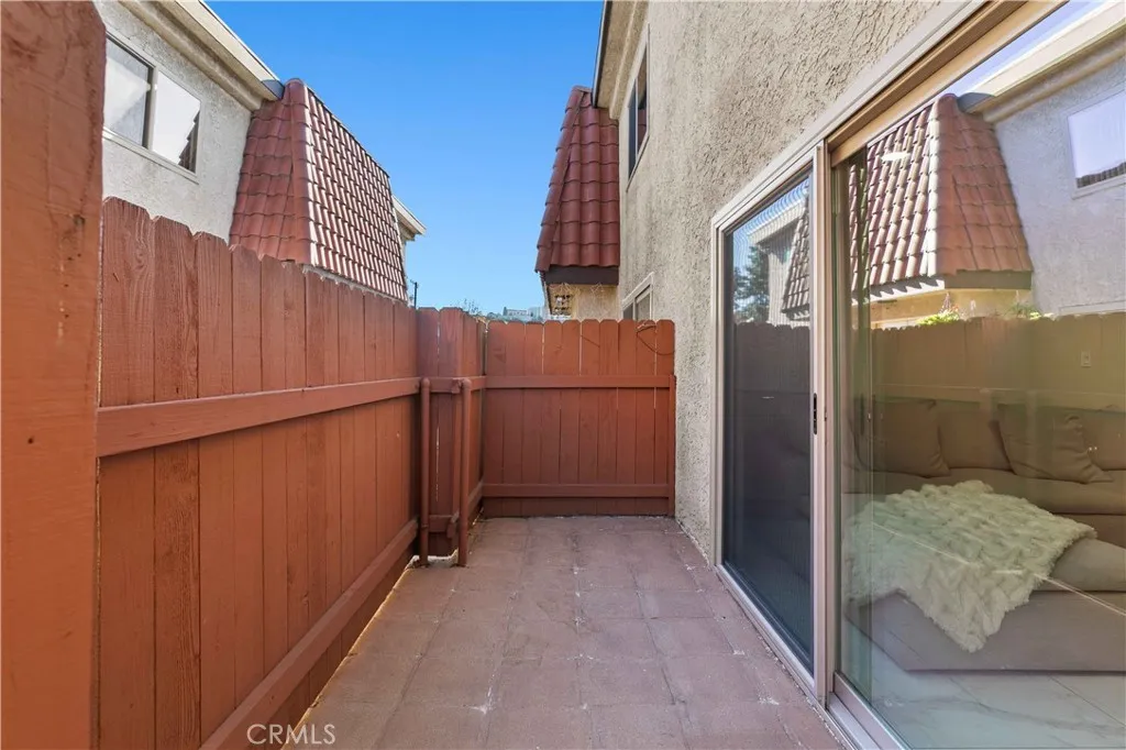 630 E Garflied Avenue E 6, Glendale, California 91205 home-pic-6