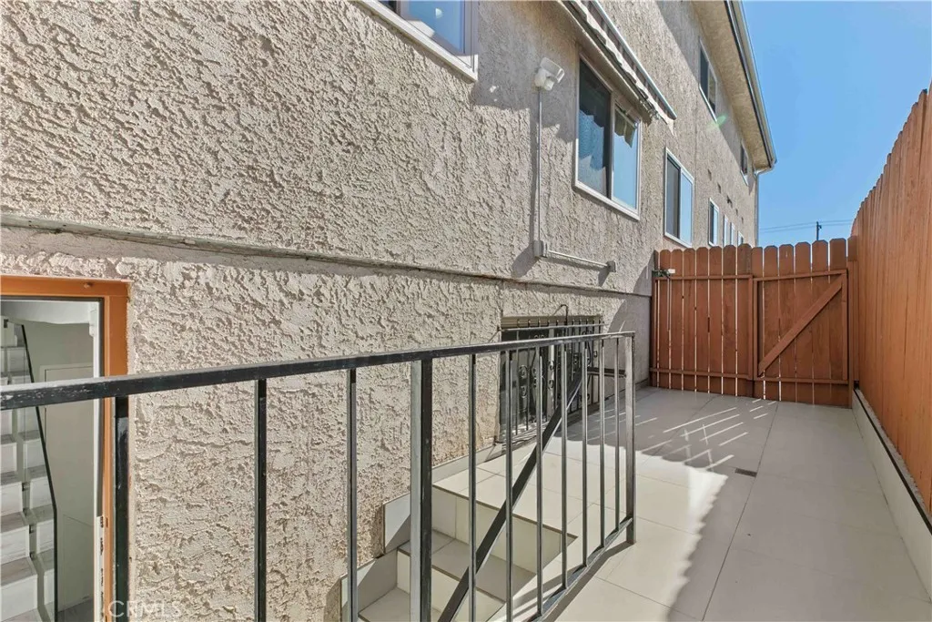 630 E Garflied Avenue E 6, Glendale, California 91205 home-pic-50