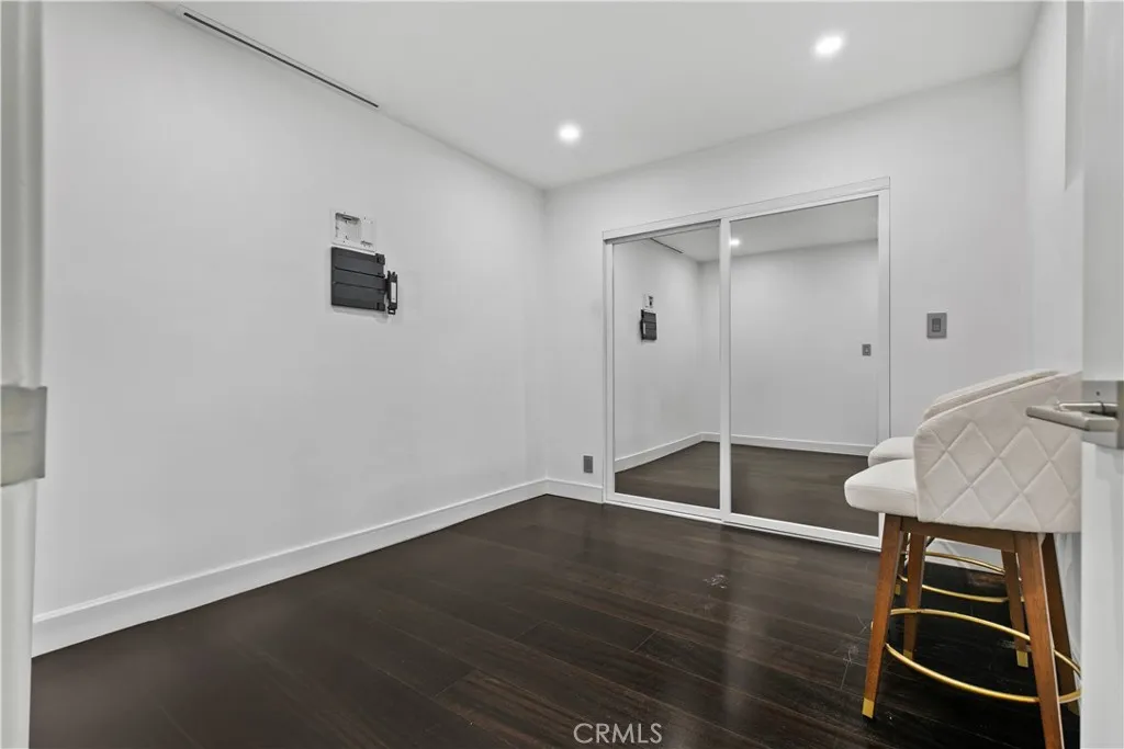 630 E Garflied Avenue E 6, Glendale, California 91205 home-pic-42