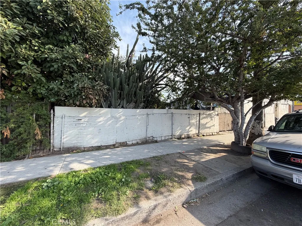 8226 S Main, Los Angeles, California 90003 home-pic-1