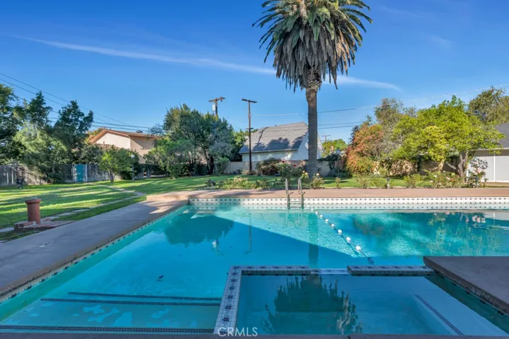 9731 Rathburn, Northridge, California 91325