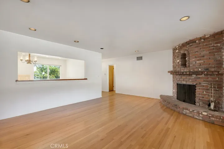 9731 Rathburn, Northridge, California 91325