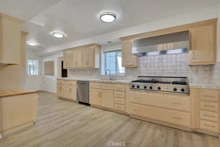 9731 Rathburn, Northridge, California 91325