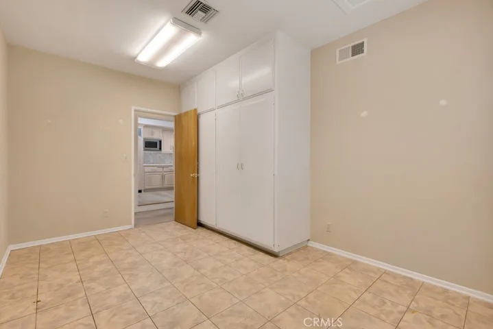 9731 Rathburn, Northridge, California 91325