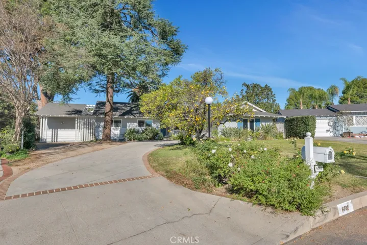 9731 Rathburn, Northridge, California 91325