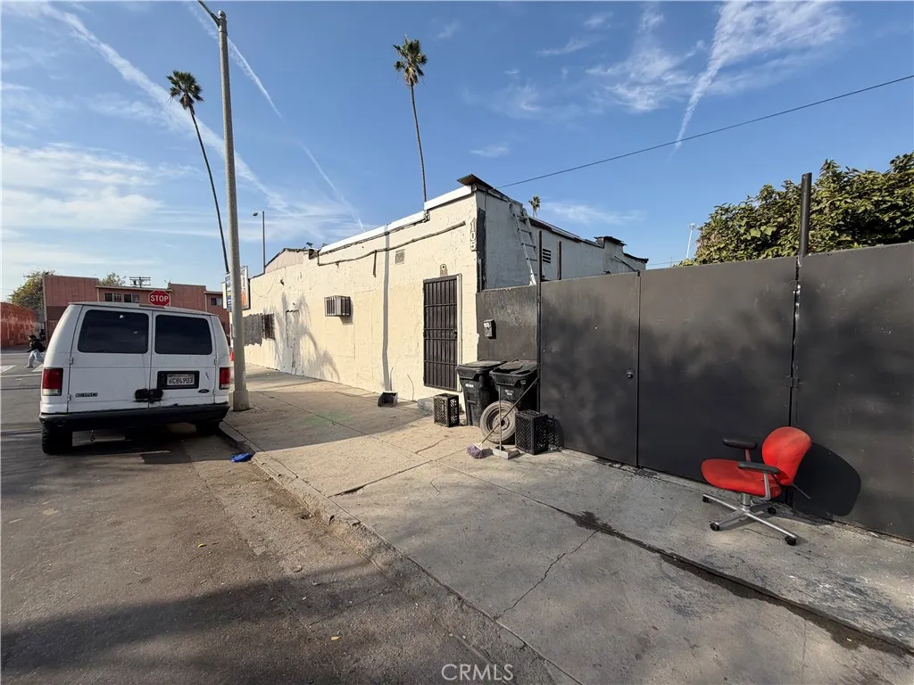 8230 S Main, Los Angeles, California 90003 — photo 5