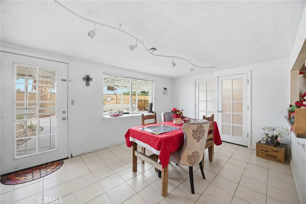 7725 Sahara, 29 Palms, California 92277 home-pic-8