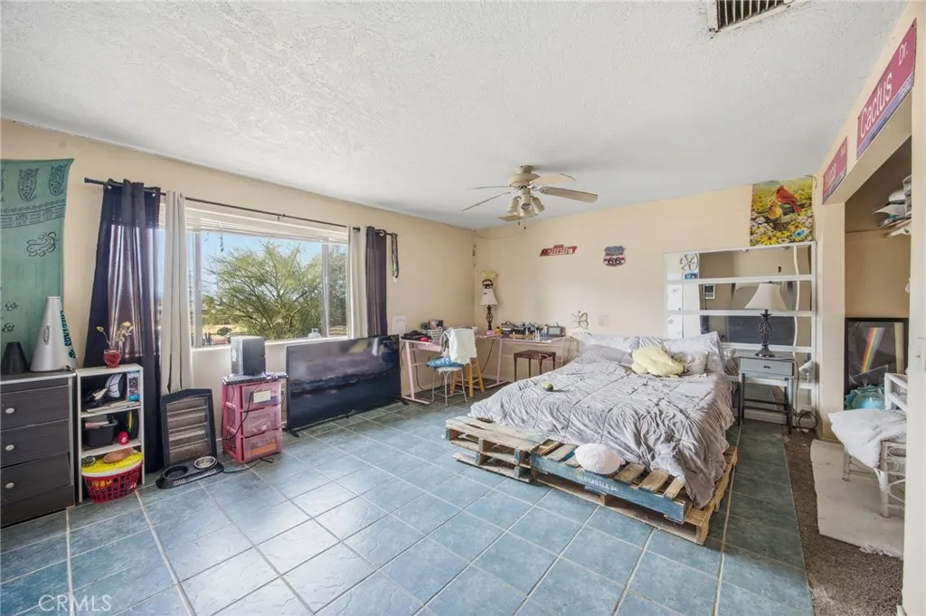7725 Sahara, 29 Palms, California 92277 home-pic-15