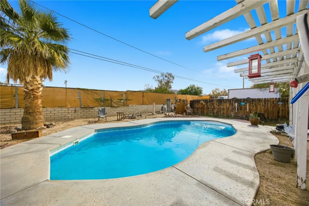 7725 Sahara, 29 Palms, California 92277 home-pic-23