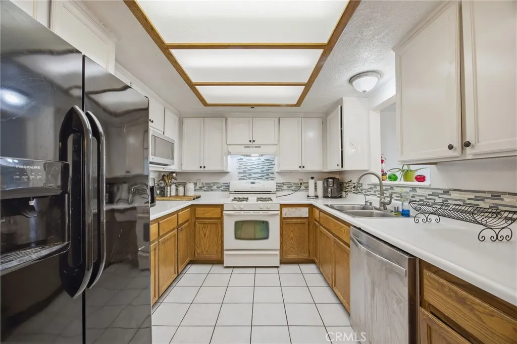 7725 Sahara, 29 Palms, California 92277 home-pic-6