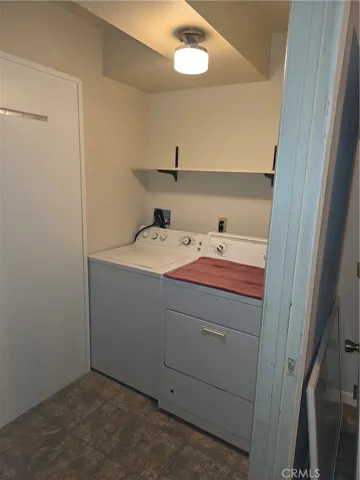 washer/dryer included