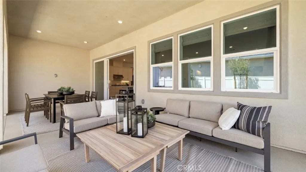 24500 Via El Balneario, Valencia, California 91354 home-pic-9