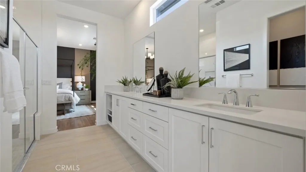24500 Via El Balneario, Valencia, California 91354 home-pic-14