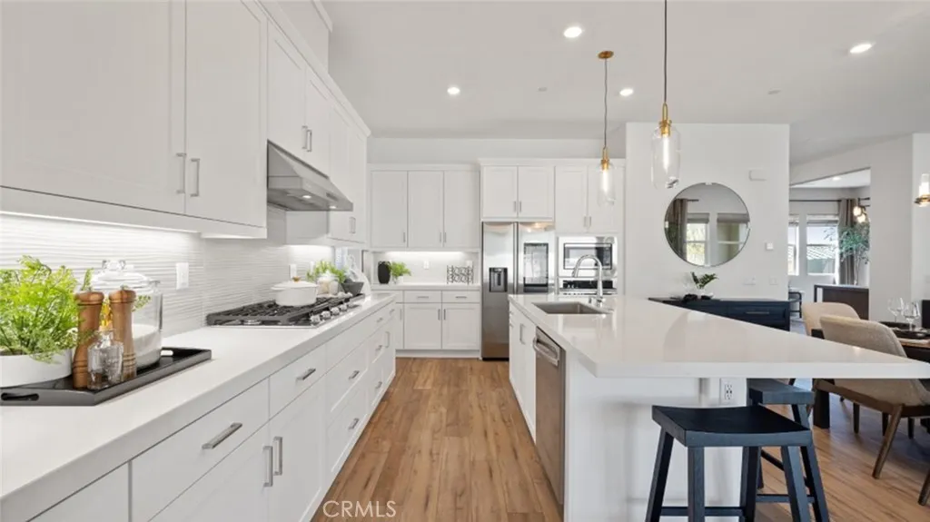 24500 Via El Balneario, Valencia, California 91354 home-pic-3