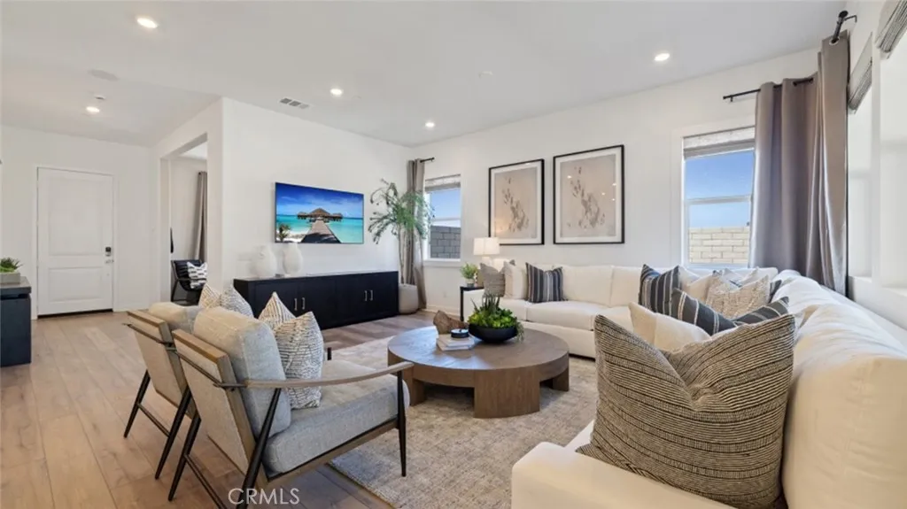 24500 Via El Balneario, Valencia, California 91354 home-pic-7