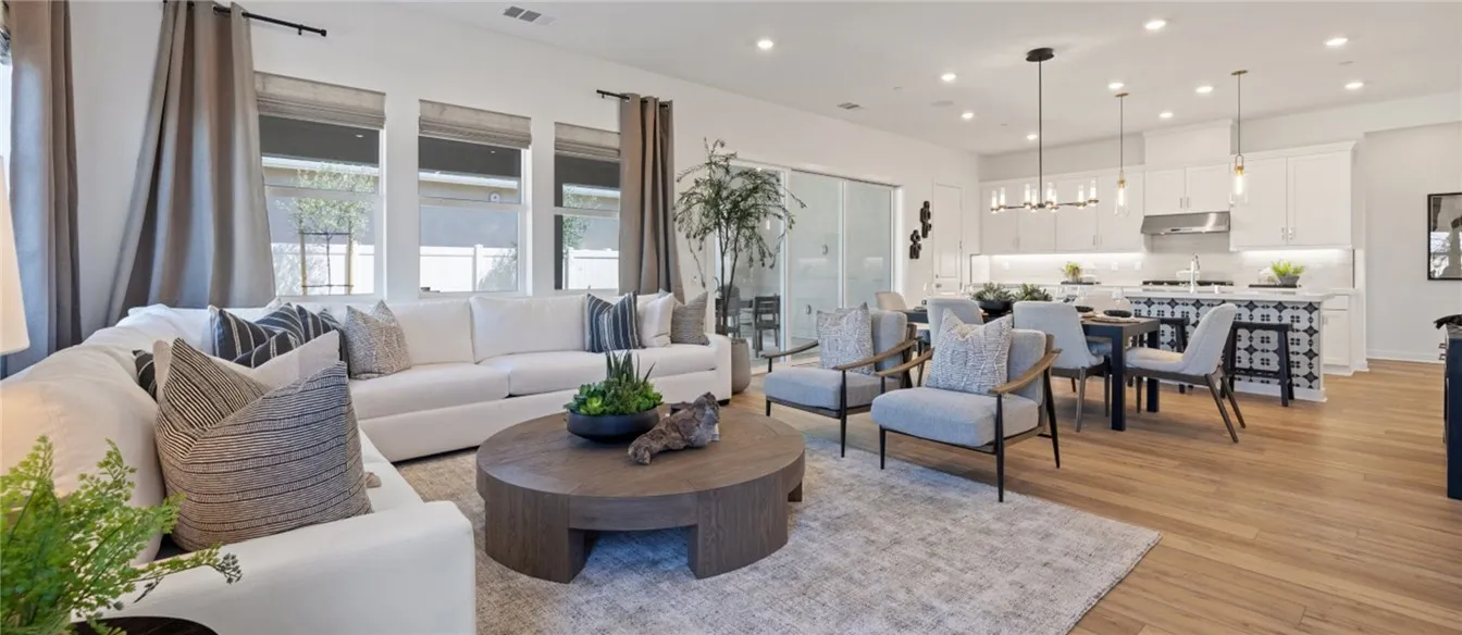 24500 Via El Balneario, Valencia, California 91354 home-pic-8