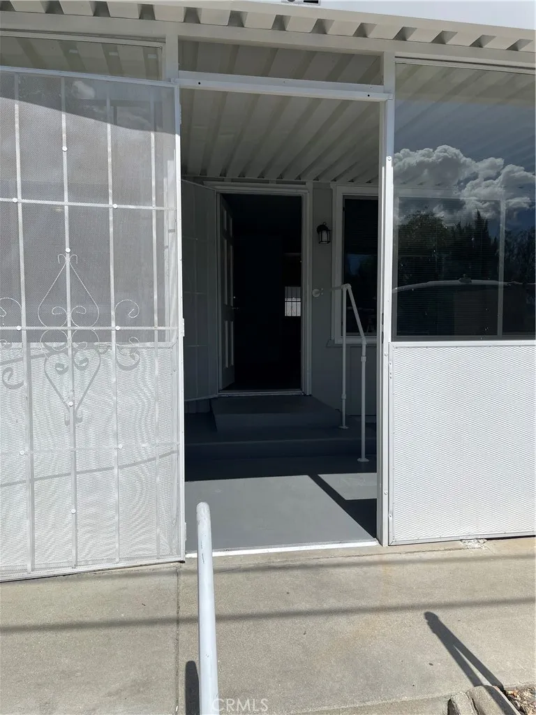 150 E Lakeshore Drive 82, Lake Elsinore, California 92530 home-pic-2