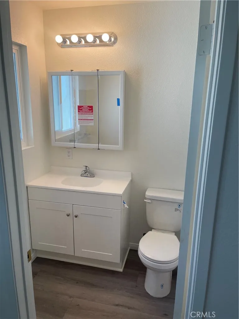 150 E Lakeshore Drive 82, Lake Elsinore, California 92530 home-pic-10