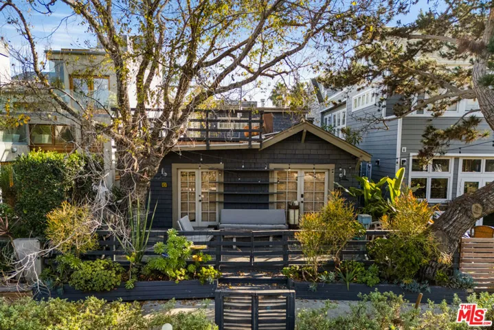 416 Sherman Canal, Venice, California 90291
